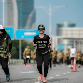 Runner Photo 6843422
