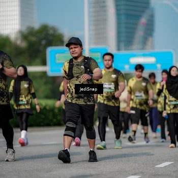 Runner Photo 6843685