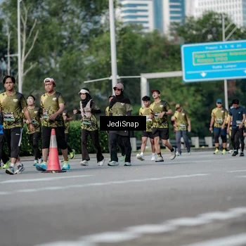 Runner Photo 6843702