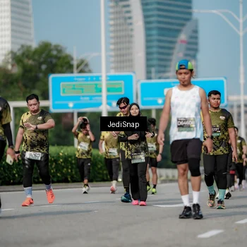 Runner Photo 6843747