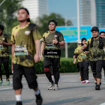 Runner Photo 6843993