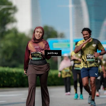 Runner Photo 6844243