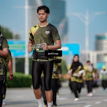 Runner Photo 6844275