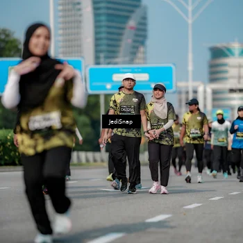 Runner Photo 6844418