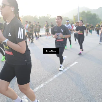 Runner Photo 6844711