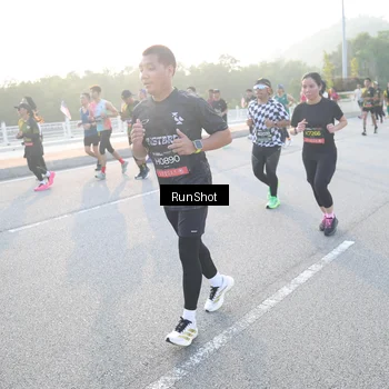 Runner Photo 6845876