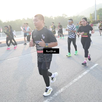Runner Photo 6846040