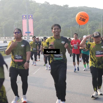 Runner Photo 6847764