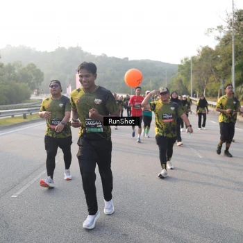 Runner Photo 6847816