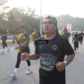 Runner Photo 6848049