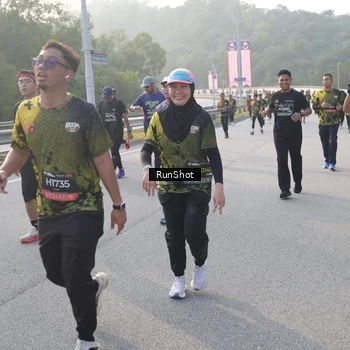 Runner Photo 6848143