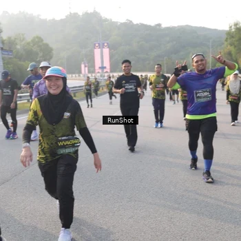 Runner Photo 6848153
