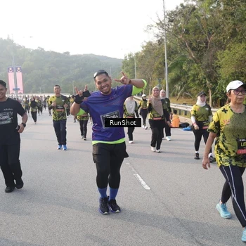 Runner Photo 6848202