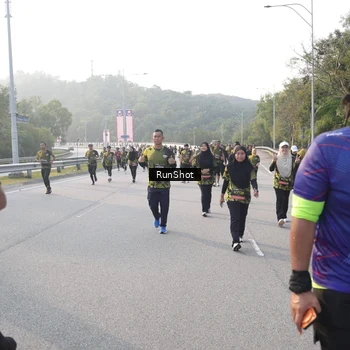 Runner Photo 6848289
