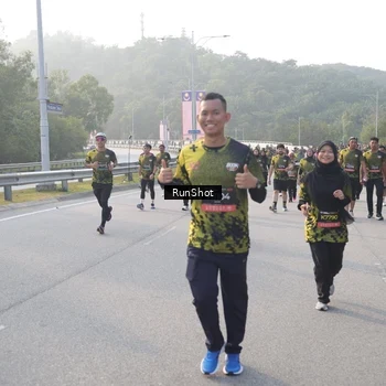 Runner Photo 6848335