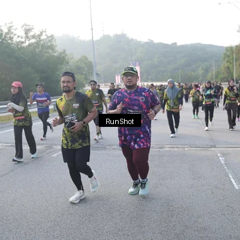 Runner Photo 6849003