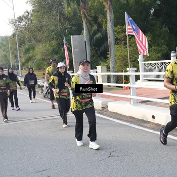 Runner Photo 6849089