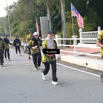 Runner Photo 6849104