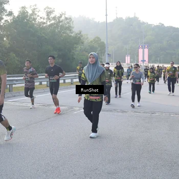 Runner Photo 6849162