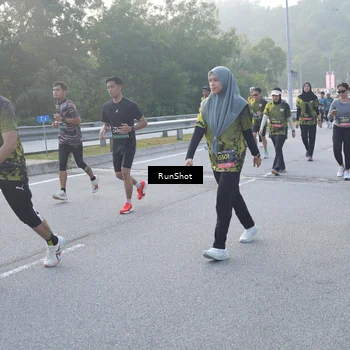 Runner Photo 6849211