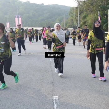 Runner Photo 6849333