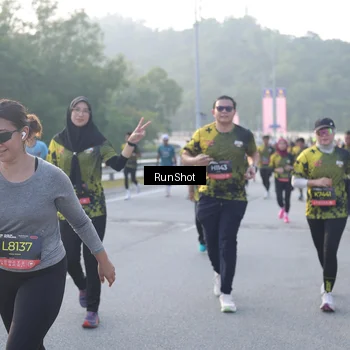 Runner Photo 6849473