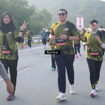 Runner Photo 6849499