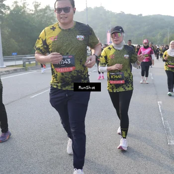 Runner Photo 6849588