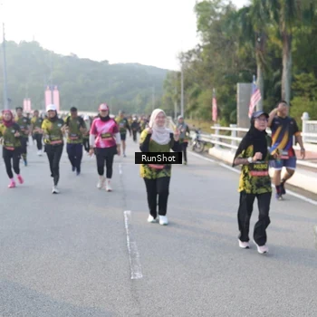 Runner Photo 6849597