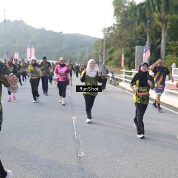 Runner Photo 6849605