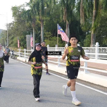 Runner Photo 6849611