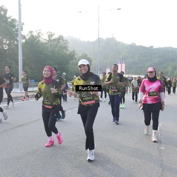 Runner Photo 6849668