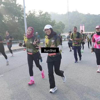 Runner Photo 6849679