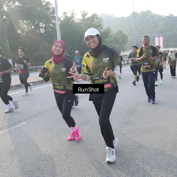 Runner Photo 6849689