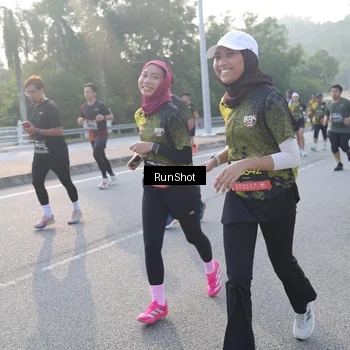Runner Photo 6849704