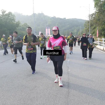 Runner Photo 6849716
