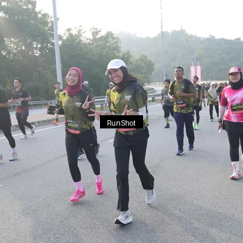 Runner Photo 6849724