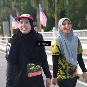 Runner Photo 6849901