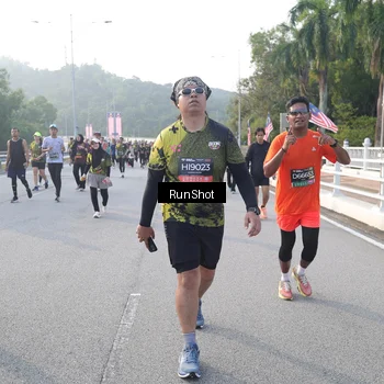 Runner Photo 6849953