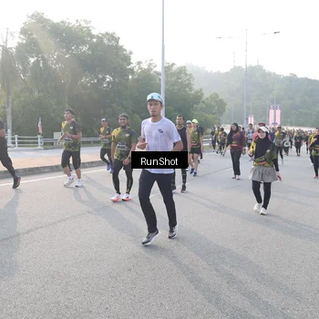Runner Photo 6850024