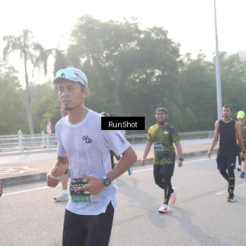 Runner Photo 6850038