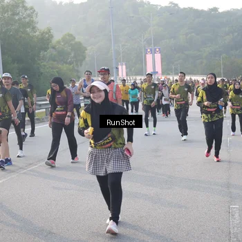Runner Photo 6850069