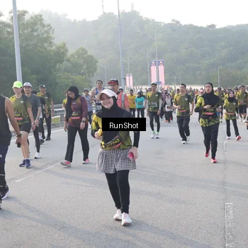 Runner Photo 6850073