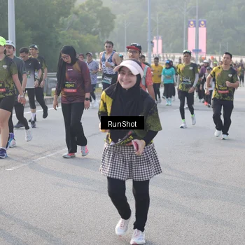Runner Photo 6850080