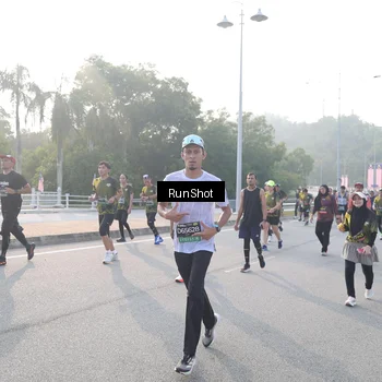 Runner Photo 6850090