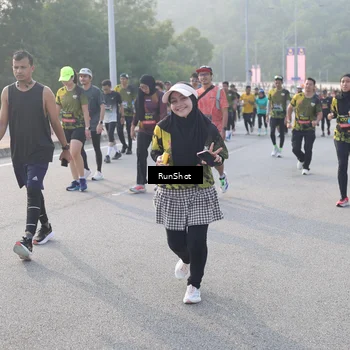 Runner Photo 6850108