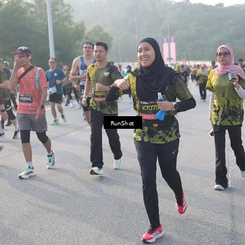 Runner Photo 6850190