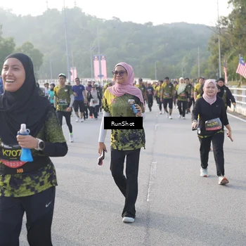 Runner Photo 6850209