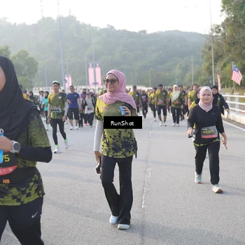 Runner Photo 6850242