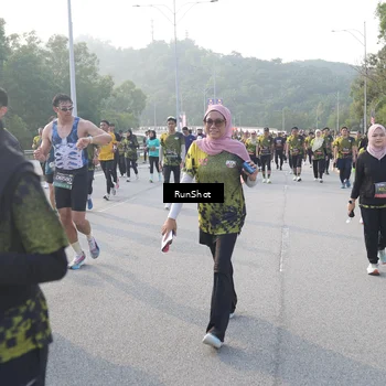 Runner Photo 6850246